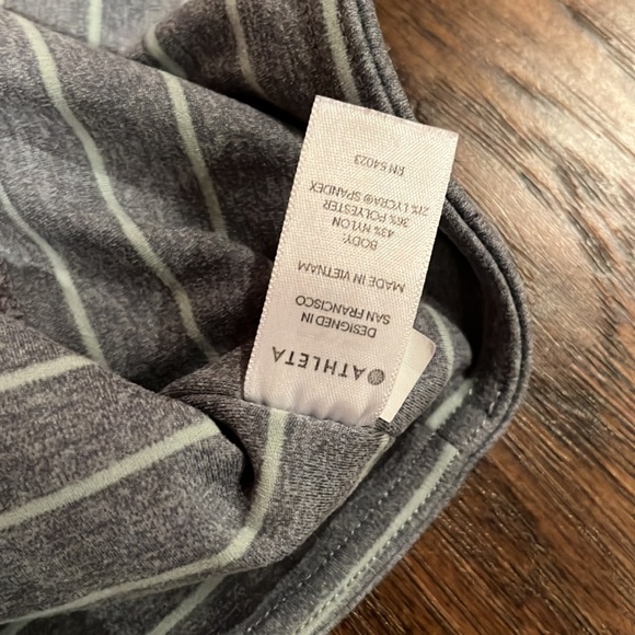 EUC Athleta leggings - Picture 3 of 4